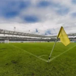 Qual cidade abriga o famoso Estádio Rose Bowl?