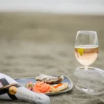 Qual vinho combina melhor com salmão assado?