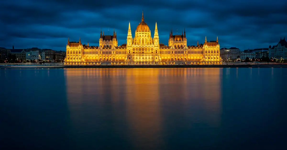 Qual cidade do Danúbio abriga um parlamento impressionante?